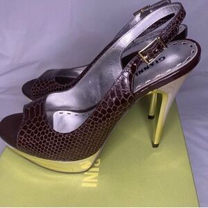 Gianni Bini Brown
Snakeskin Pumps in Size 7 1/2